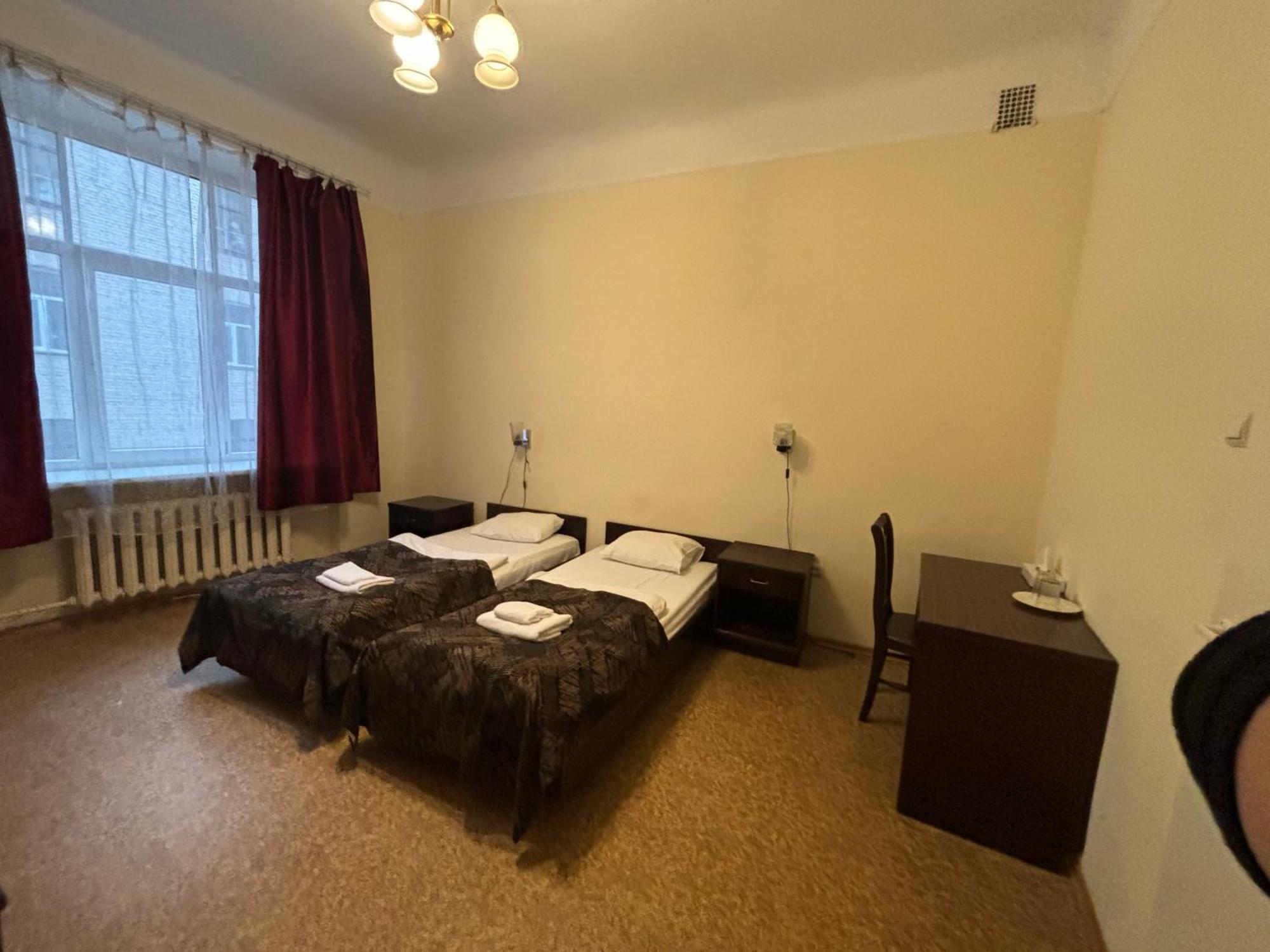 Hostel Viktorija With Private Rooms Riga Exterior photo